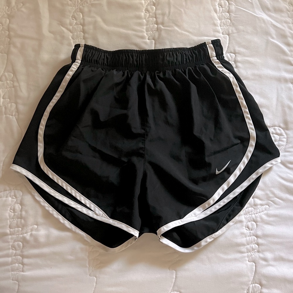 Nike Women's Dry Tempo Shorts